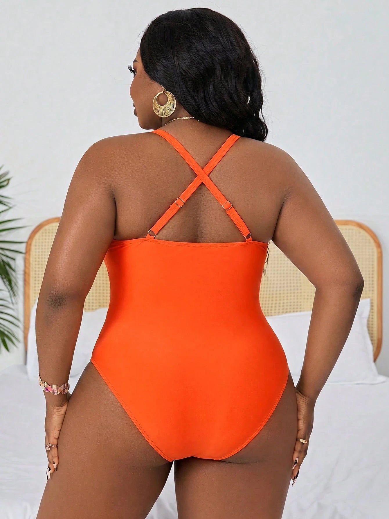 Slaydiva Plus Size Women's Solid Color Ruched Halter One-Piece Swimsuit, Suitable For Beach Vacation, Pool Party, Beach Party