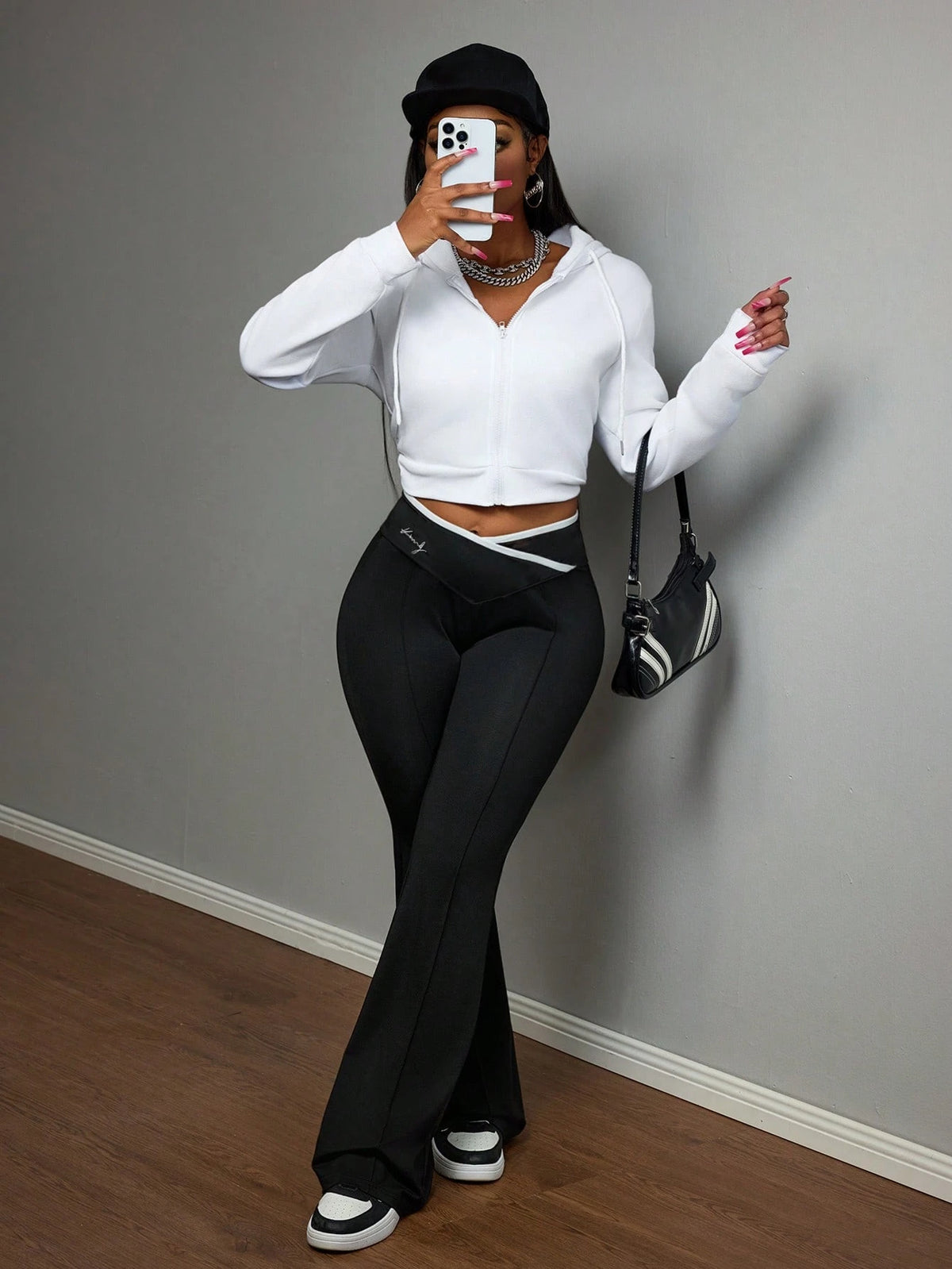 Slaydiva Women's Black Contrast Edge Flared Pants, Summer Casual Athleisure Baggy Low Waisted Cross Waist Bell Bottom Leggings Gym Workout Halloween Rave