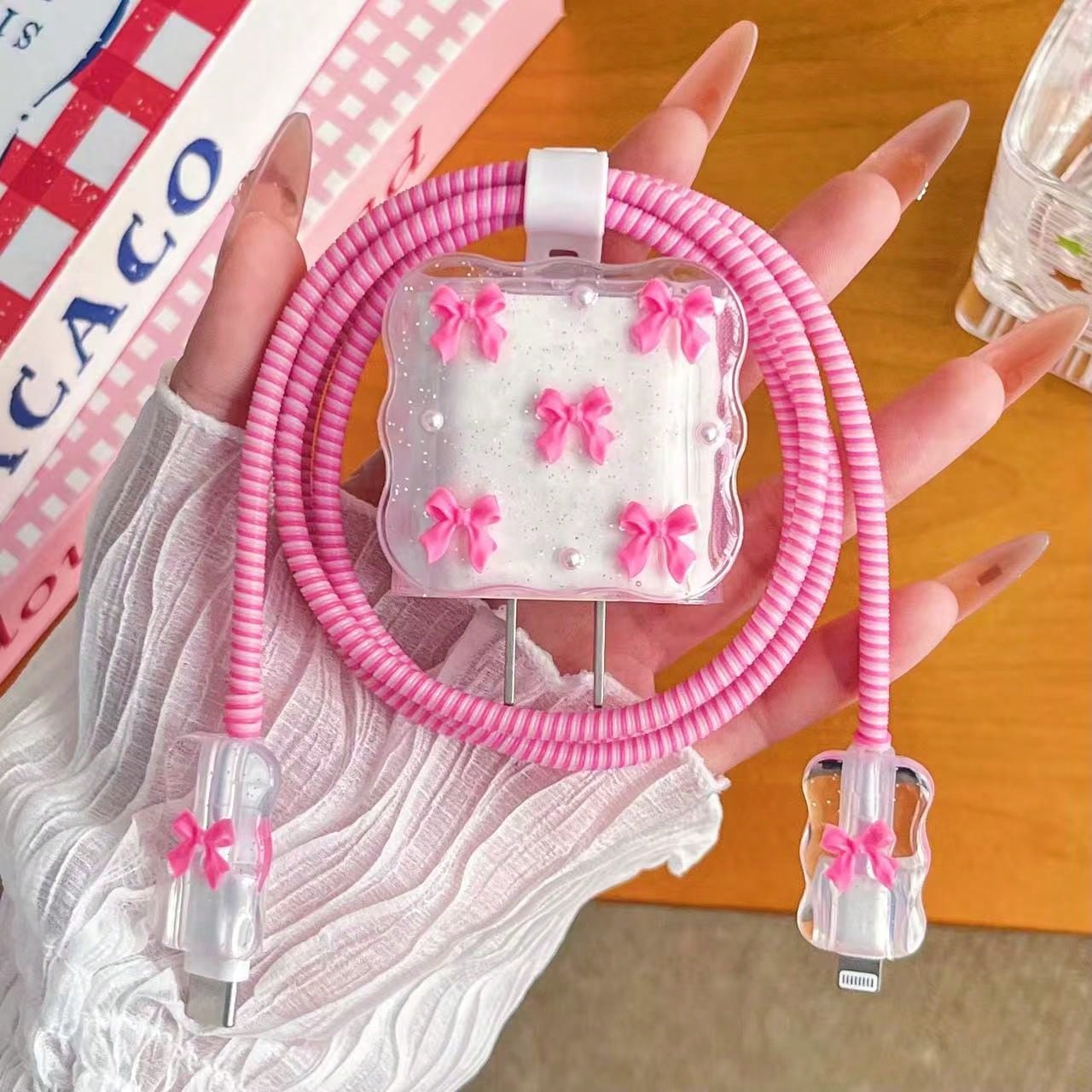 Small Light Pink/Black Bow/Gold Bow/Cherry And White Pearl Design Phone Charger Set 20W/18W, Charging Cable Protector, Charging Head Protective Case, Suitable Compatible With Apple 13/16/15/14 Charger
