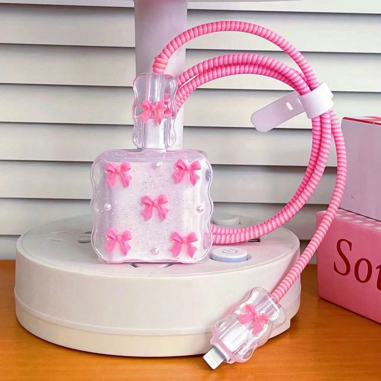 Small Light Pink/Black Bow/Gold Bow/Cherry And White Pearl Design Phone Charger Set 20W/18W, Charging Cable Protector, Charging Head Protective Case, Suitable Compatible With Apple 13/16/15/14 Charger