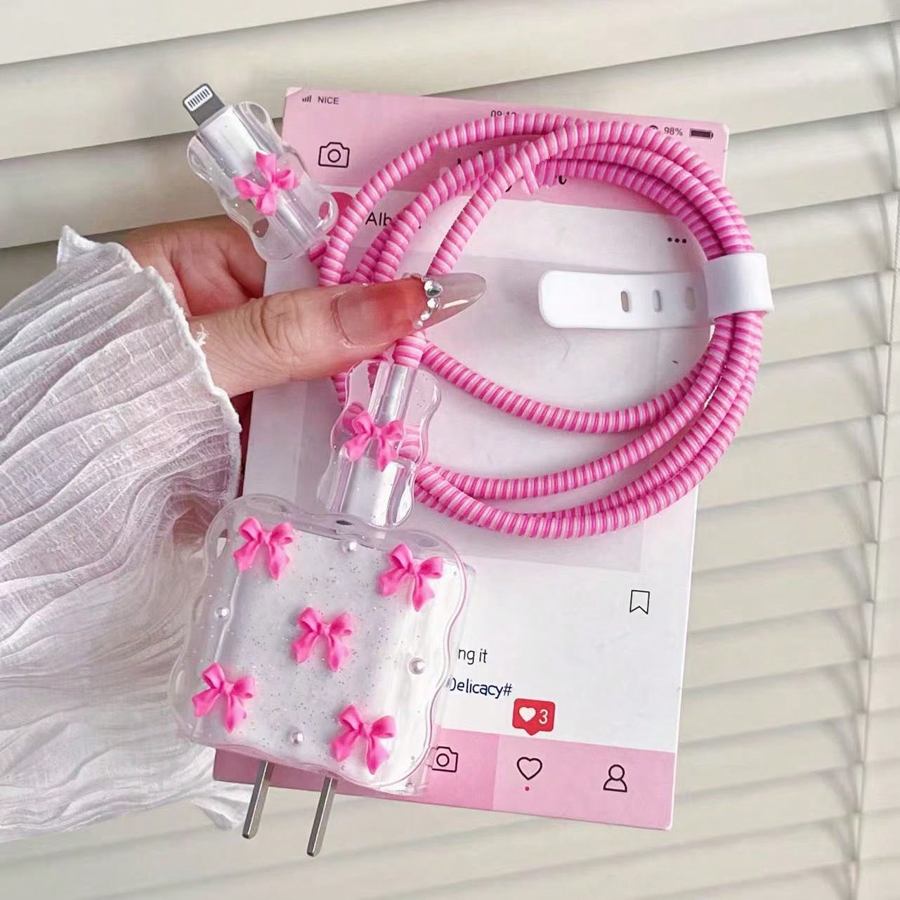 Small Light Pink/Black Bow/Gold Bow/Cherry And White Pearl Design Phone Charger Set 20W/18W, Charging Cable Protector, Charging Head Protective Case, Suitable Compatible With Apple 13/16/15/14 Charger