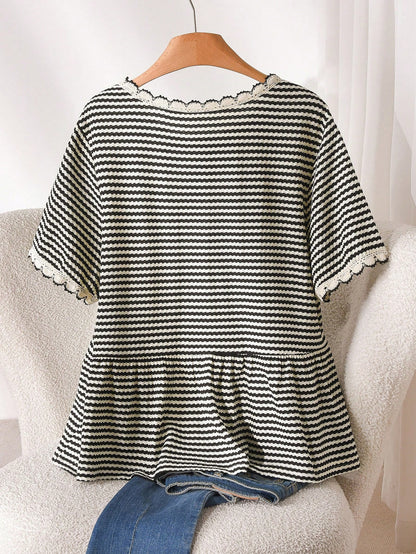 Story & Sage Women's Casual Elegant French Home T-Shirt, Spring/Summer Fitted Lace Patchwork Striped Dress Style Hem Black And White Checkered Short Sleeve Brunch
