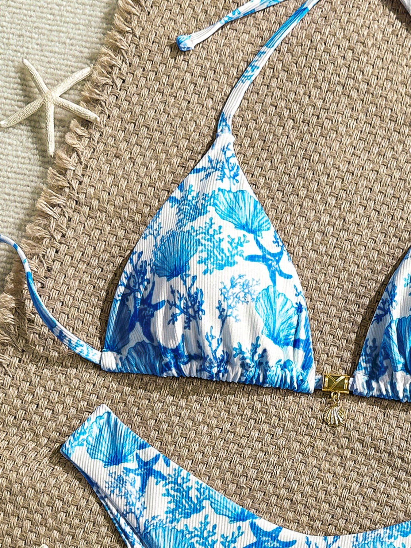 Swim Mod 2pcs/Set Blue And White Ribbed Texture Gold Shell Decor Halter Bra Triangle Bikini Top And High Cut Swimsuit,Summer Casual Holiday Pool Party Vacation
