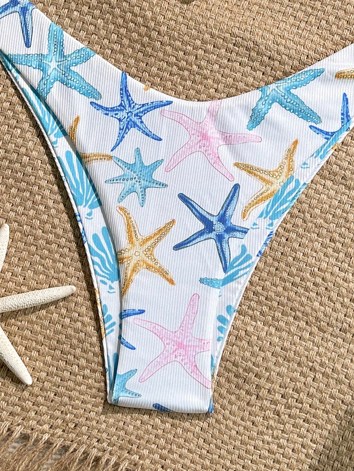 Swim Mod 2pcs/Set Blue And White Ribbed Texture Gold Shell Decor Halter Bra Triangle Bikini Top And High Cut Swimsuit,Summer Casual Holiday Pool Party Vacation