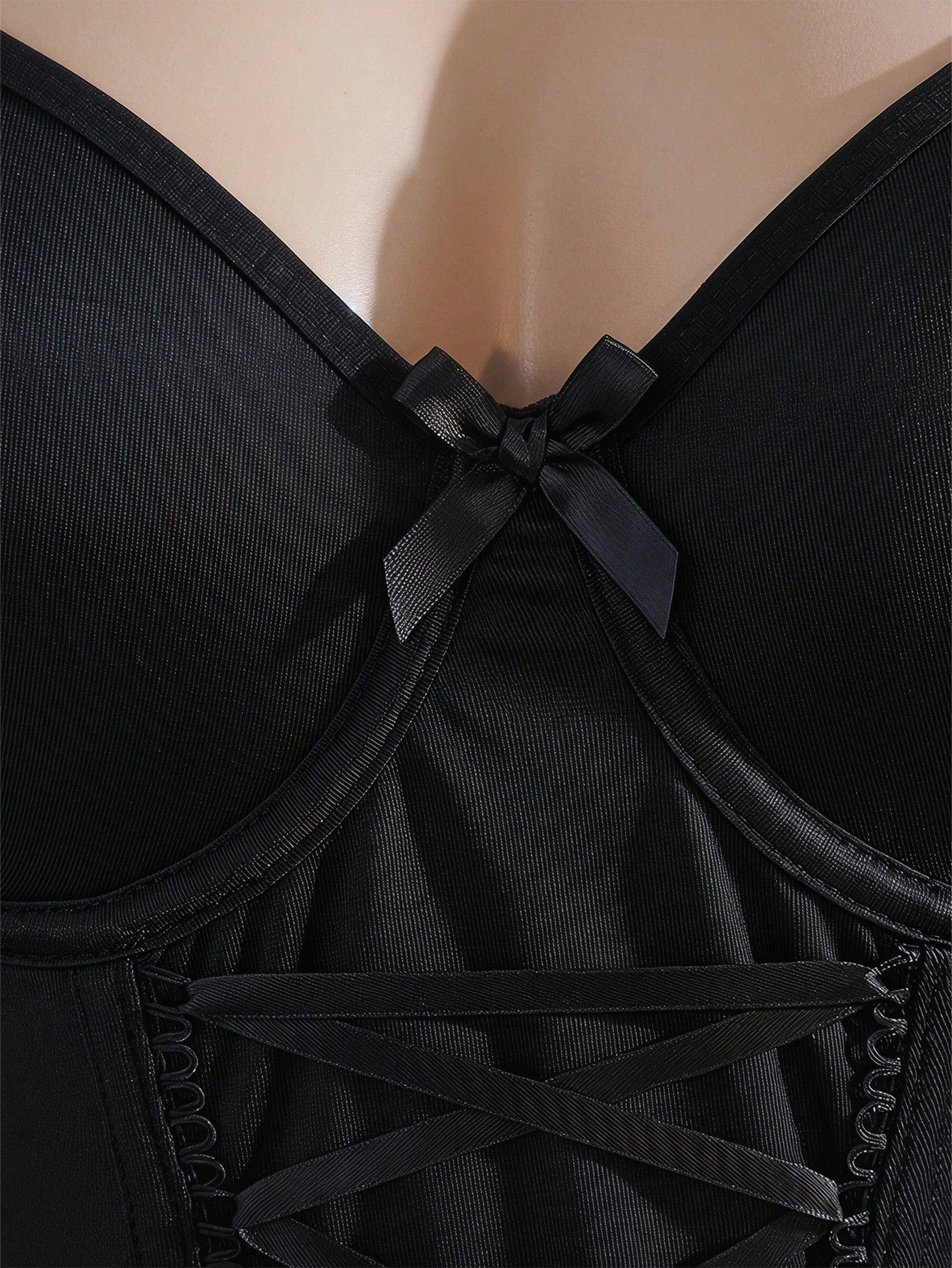 The Lady's Sexy Lingerie Set, With Bow-Shaped Shoulder Straps, Adjustable Waistband And Lace Patchwork, Paired With Fishnet Stockings, Is Extremely