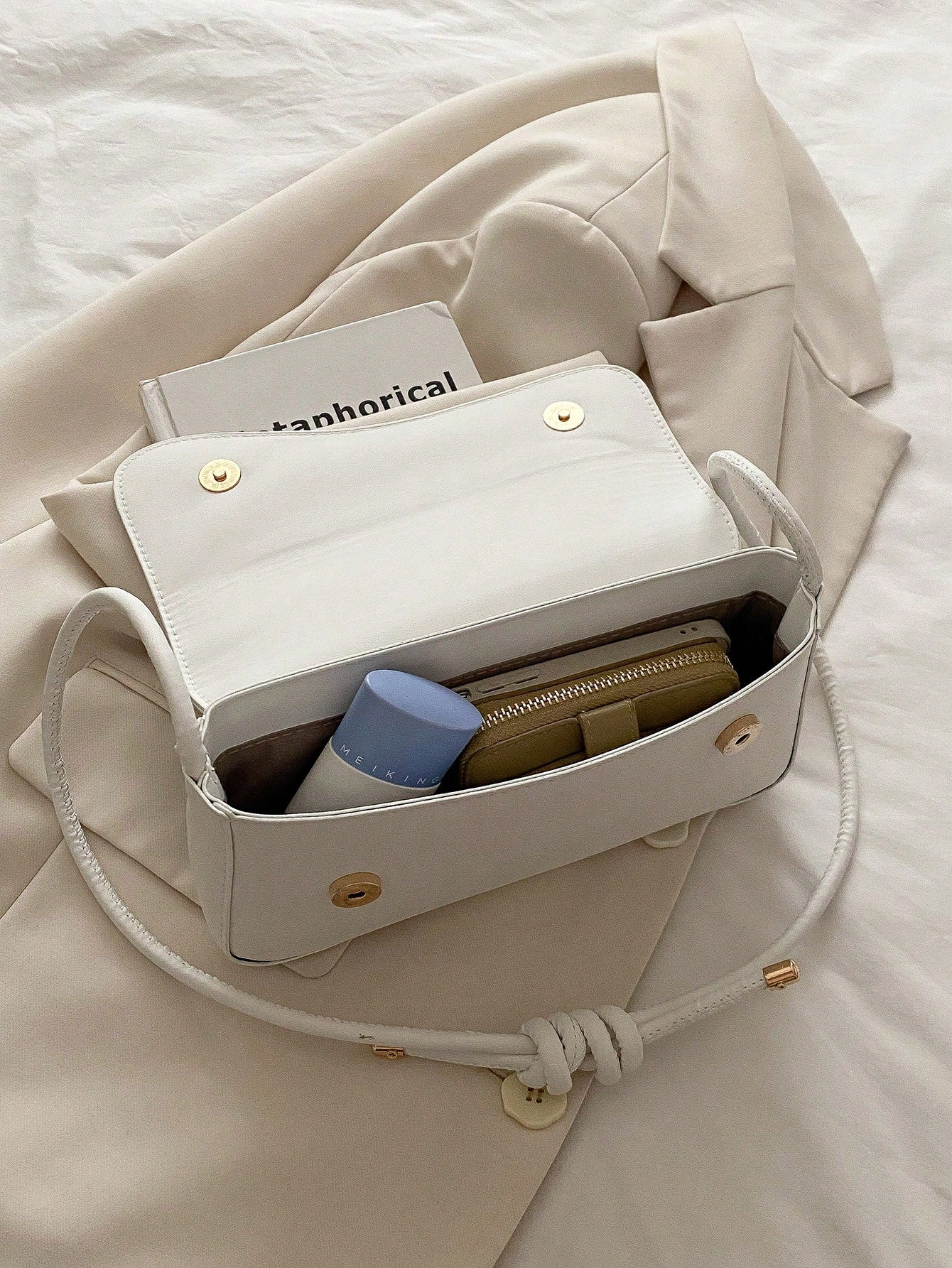 This Fashionable Minimalist Bag Features Asymmetrical Flap And Adjustable Shoulder Strap Design, Suitable For Shopping And Carrying Wallet