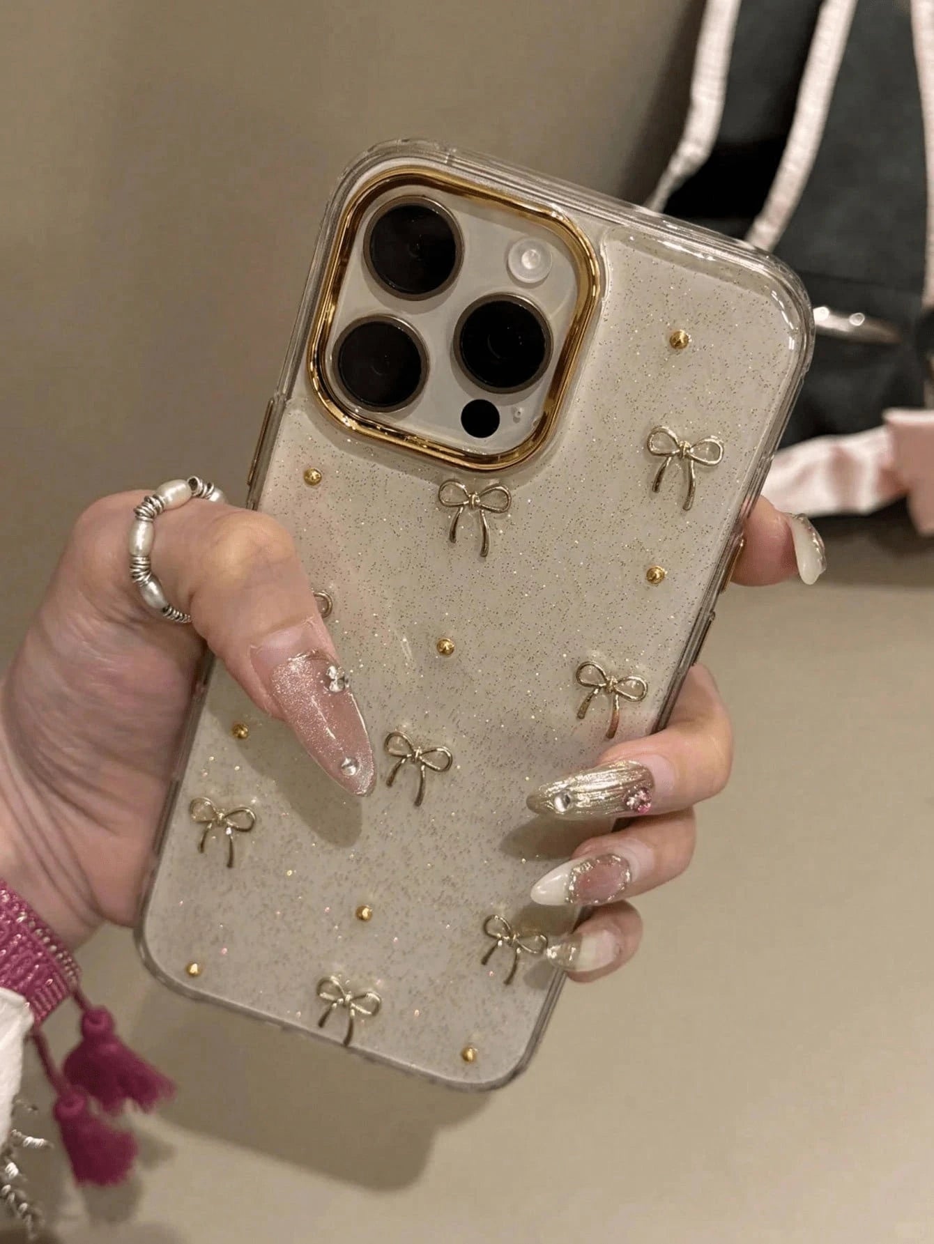 TPU Luxury Golden Bow Element Shiny Gold Bow & Luxury Gold Texture Border Transparent Epoxy Resin Phone Case, Fit For IPhone 17/17Air/17Pro/17ProMax/16/15/14/13/12/11/X/XS/XR/Mini/Pro Max/Pro/Plus, TP