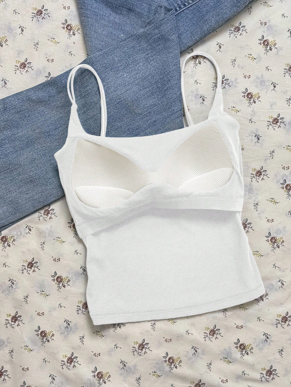 Tseoso 2 Packs Women's Ribbed Camisole Tops With Built-In Padded Bra,White And Pink,Summer,Casual,Everyday Versatile Tank Tops,Cozy Soft Girl Style For Gym