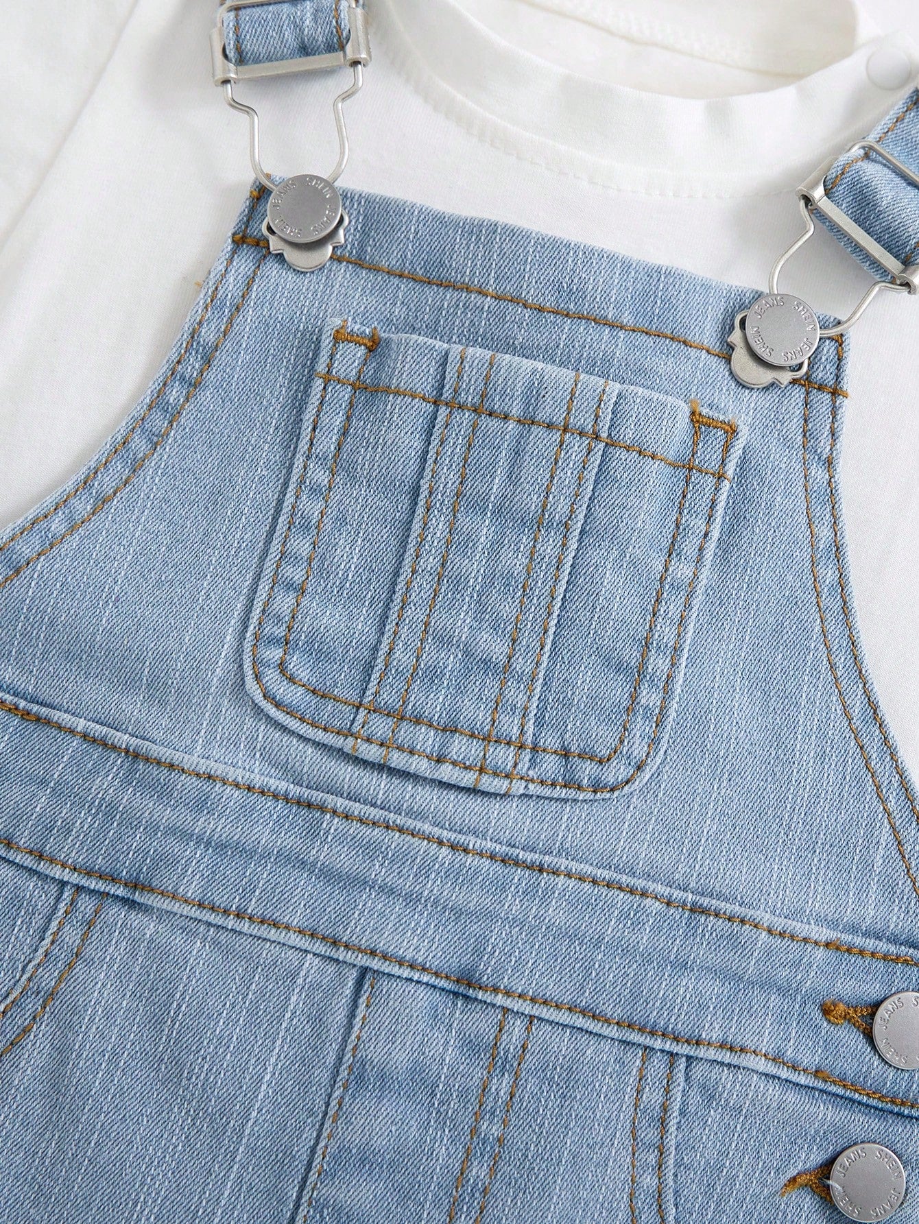 Unisex Baby/Toddler Light Blue Denim Bib Shorts With Rips, Suitable For Summer Outings And Vacations