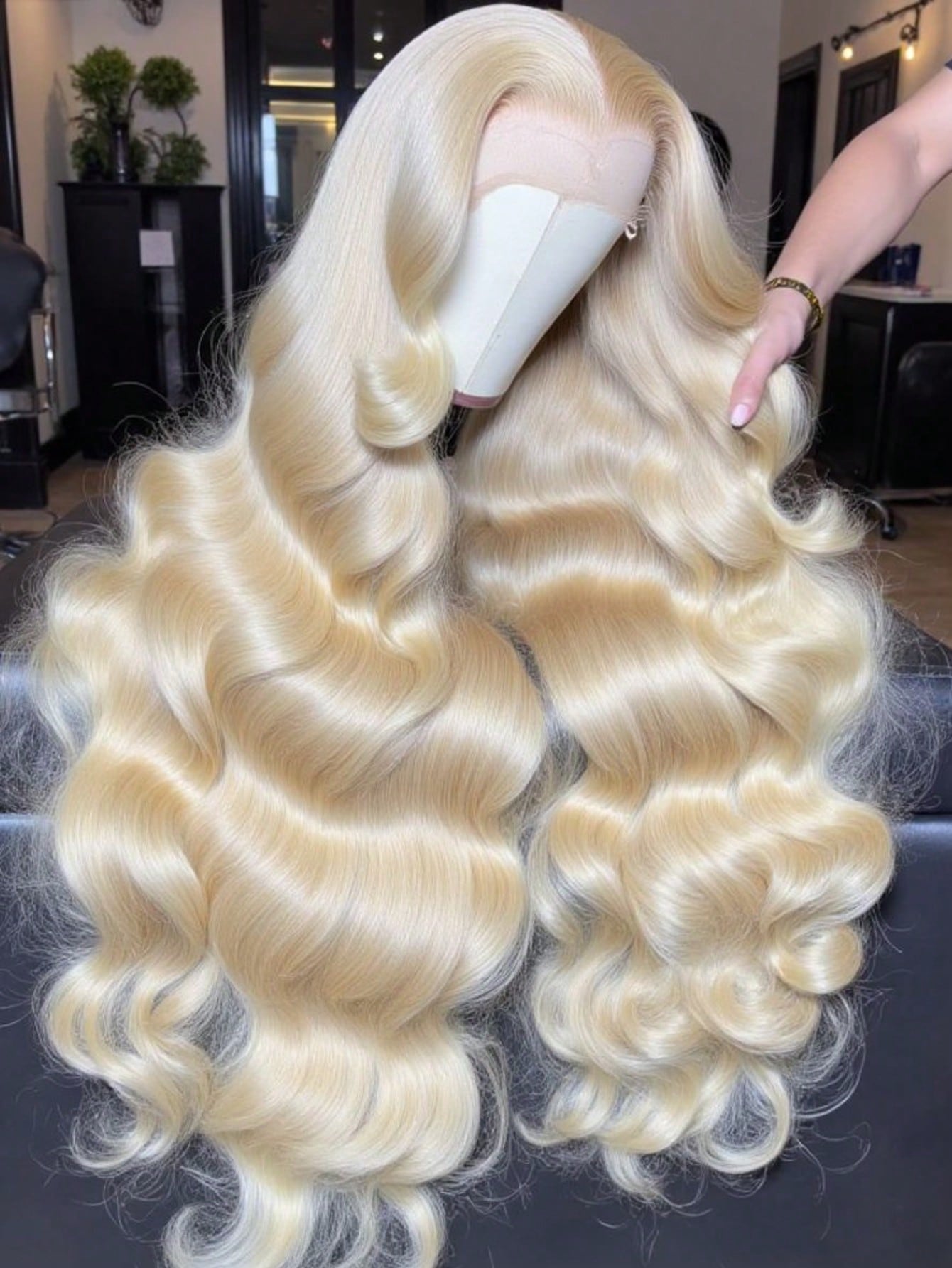 Uveous 613 Blonde Honey Blonde Brazilian Body Wave Human Hair Wig 13x4 13x6 HD Lace Front Wig 200% Density 5x5 Glueless Wig Transparent Lace Pre Plucked Natural Black Body Wave Human Hair Wig Natural