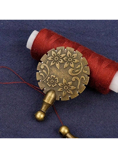 Vintage Thread Cutter Pendant: The Perfect DIY Sewing & Knitting Tool For Crafters! Retro Exquisite Metal Cutter Cutter Cutter Cutter Cutter Artifact DIY Sewing Cross Stitch Tool