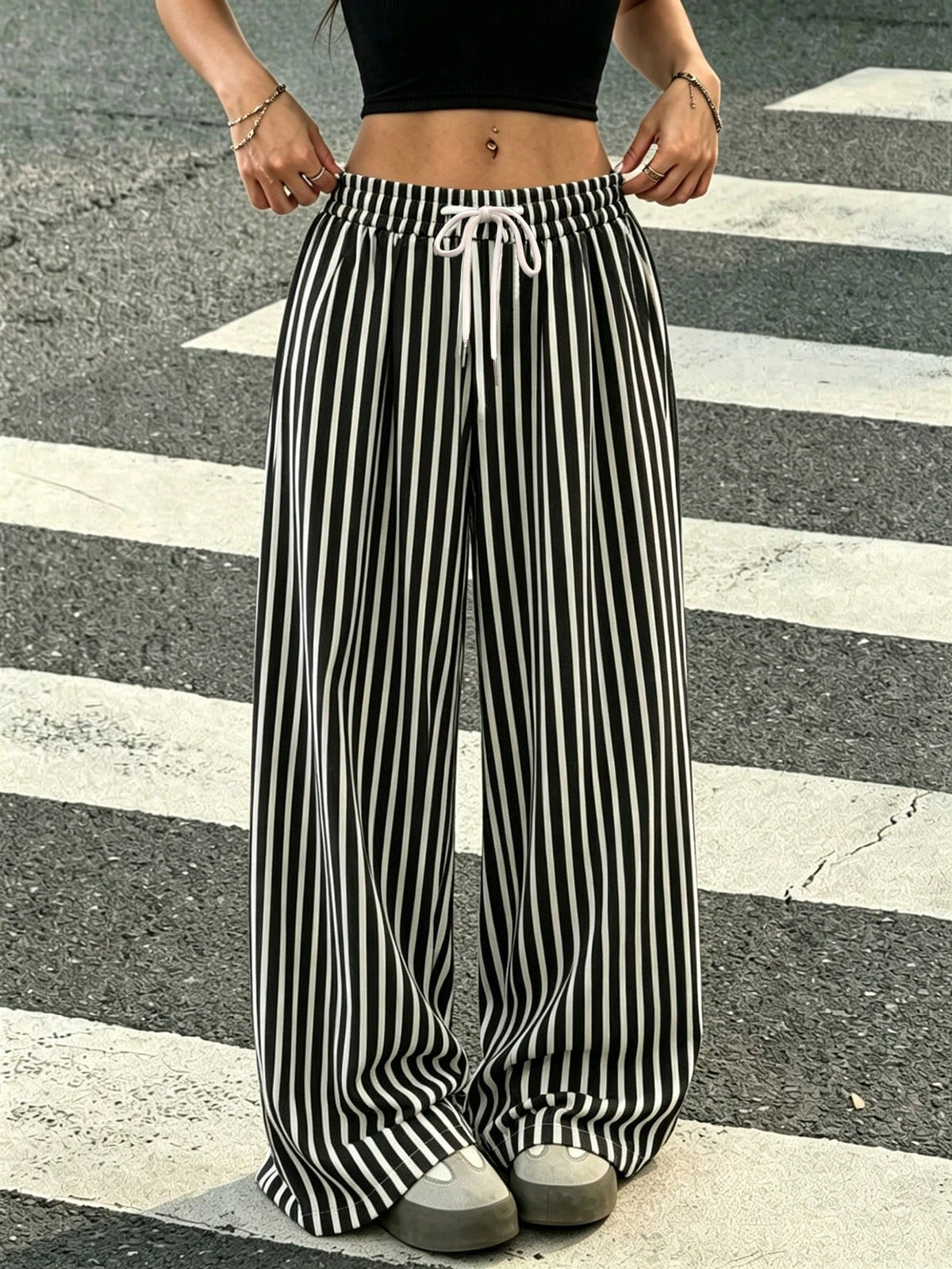 Women's Black Cat Pattern Straight Loose Fit Sweatpants,Paw Print Design Drawstring Waist Joggers,Light Grey Winter Casual Lounge Long Knit Pants