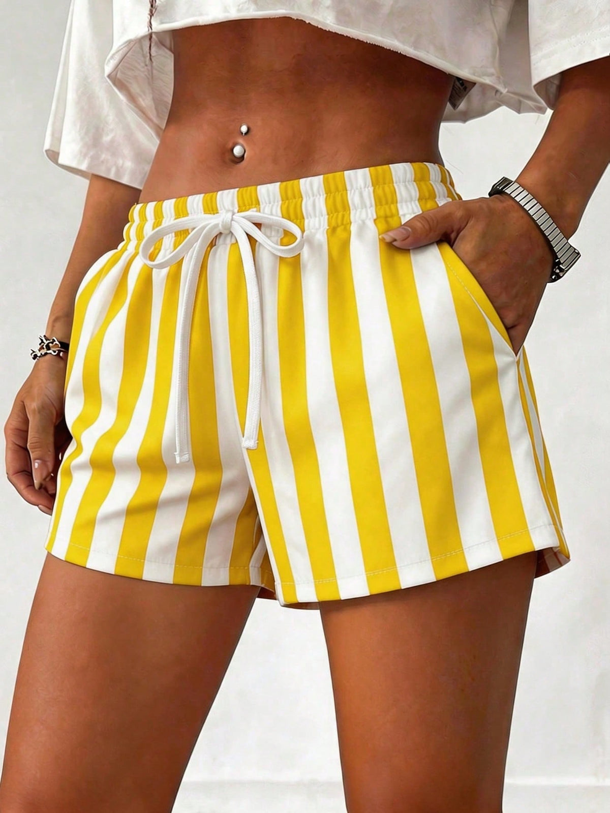 Women's Casual Printed Shorts, Crafted From A Soft, Smooth, And Skin-Friendly Knit Fabric, Featuring A Drawstring Waist, Pockets, And Slight Stretch.