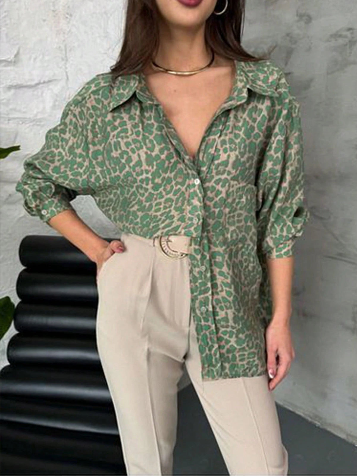 Women's Green Leopard Print Casual Shirt With Pocket & Button Decor, Long Sleeve Top Suitable For Spring And Autumn