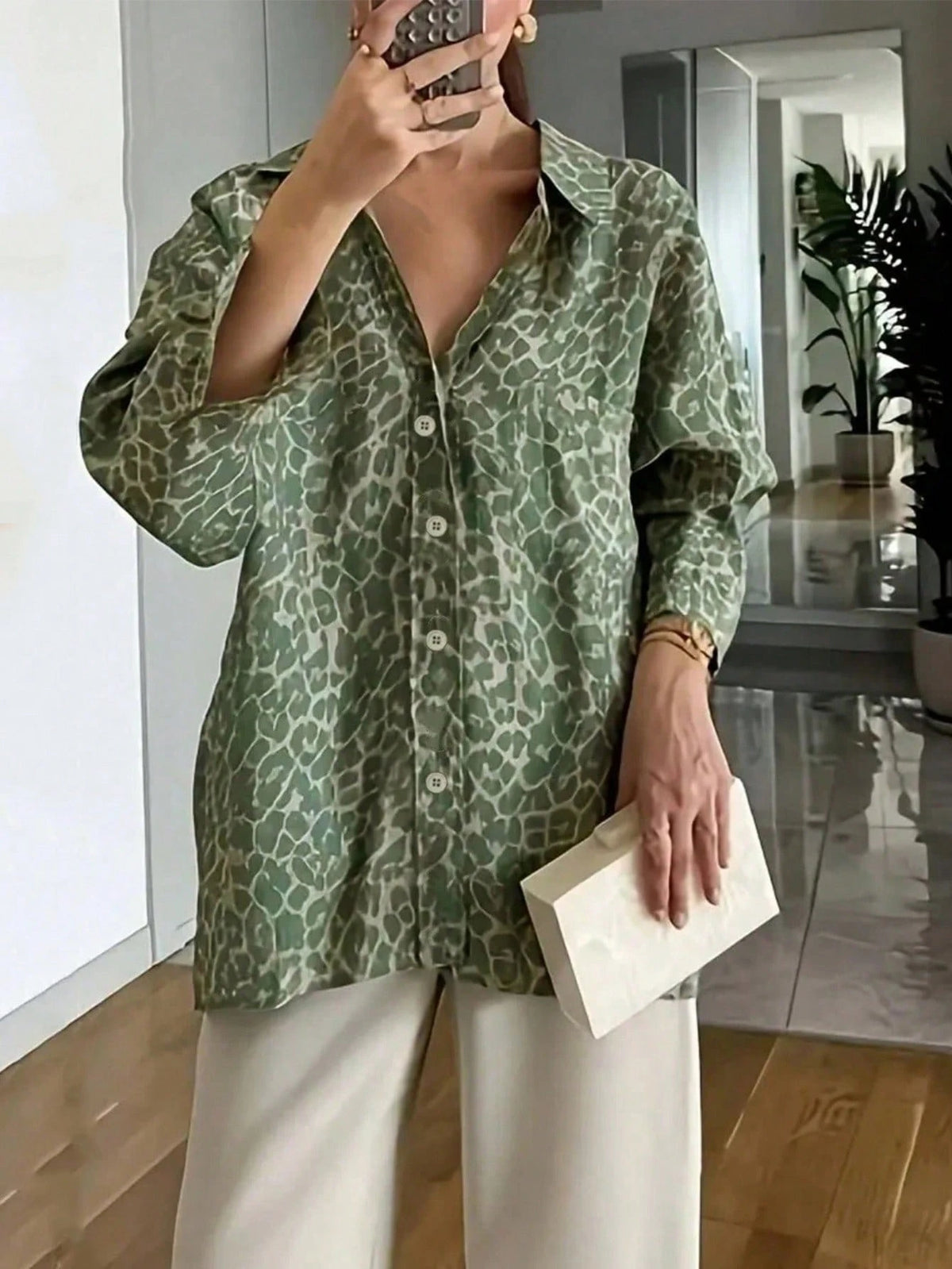 Women's Green Leopard Print Casual Shirt With Pocket & Button Decor, Long Sleeve Top Suitable For Spring And Autumn