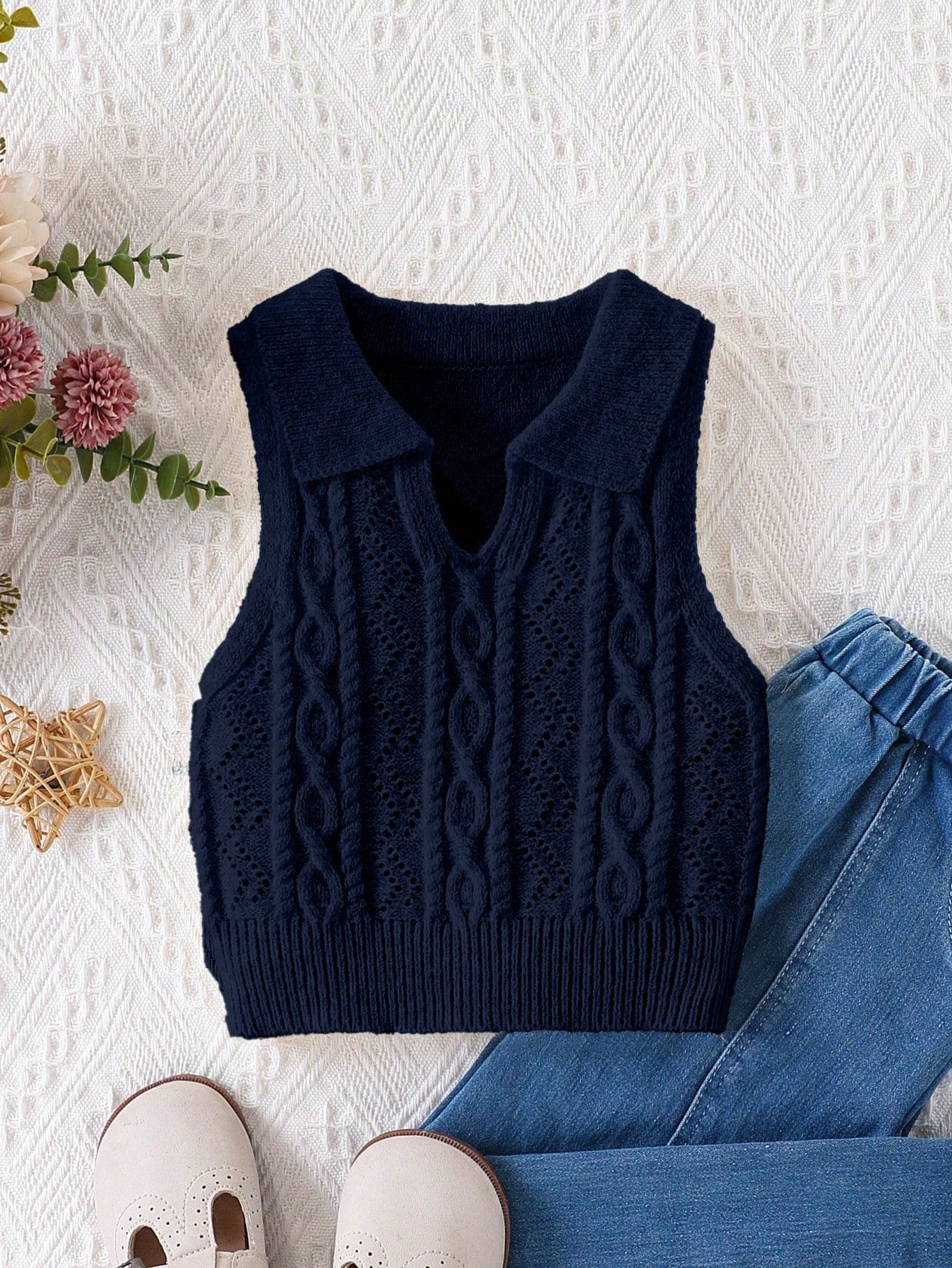 Young Girl Solid Color Sleeveless Knit Vest